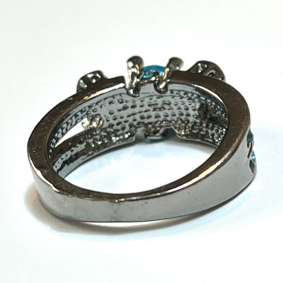 Blue Rhinestone Ring Size 6.75 Gunmetal Gray Plated Goth Gothic Studded - Picture 11 of 15